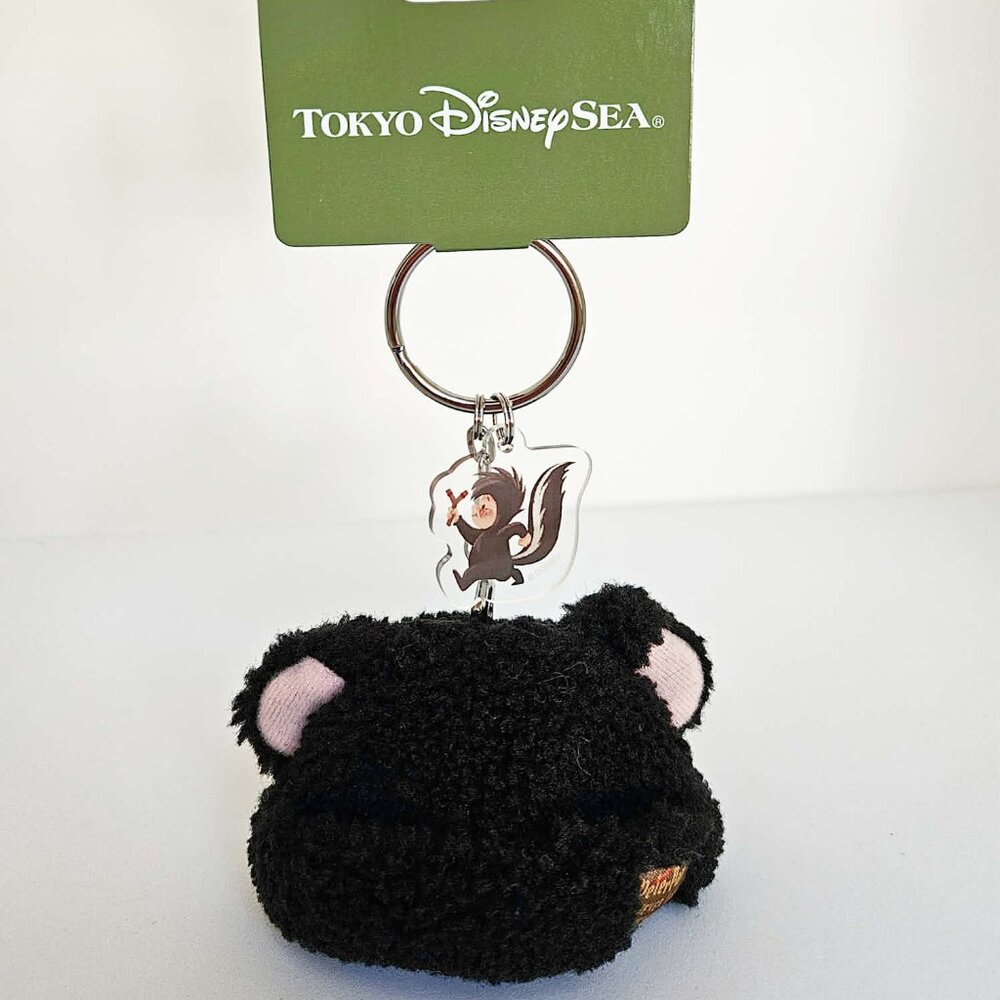 *TOKYO JAPAN* Disney Resort Peter Pan Lost Boys Cap Hat Keychain Skunk - NEW! .